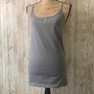 3/$15 ☮️ Decree Grey Camisole/Tank Top